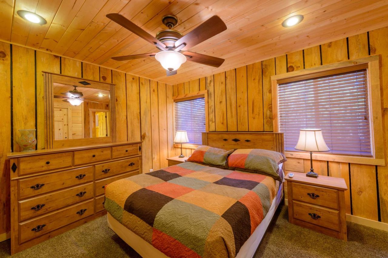 Triebold's Getaway Cabin - thumb 14