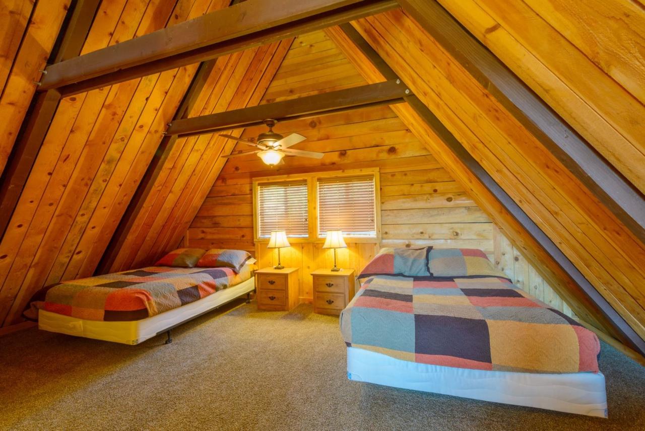 Triebold's Getaway Cabin - thumb 23