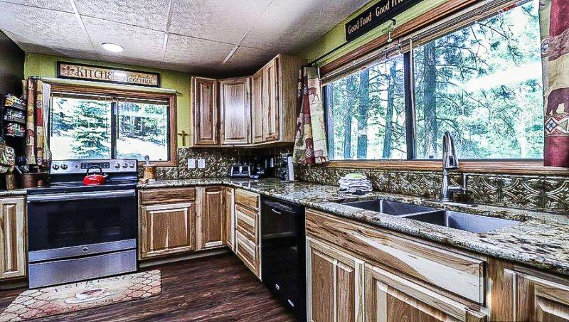 Classic Strawberry Cabin - thumb 5