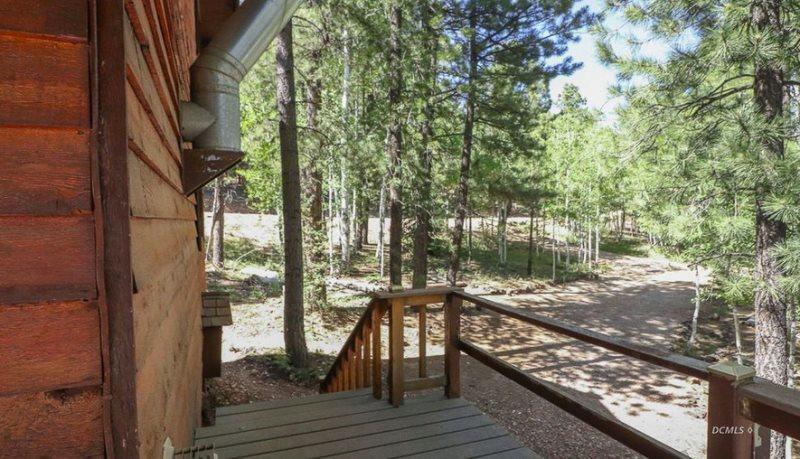 Classic Strawberry Cabin - thumb 0