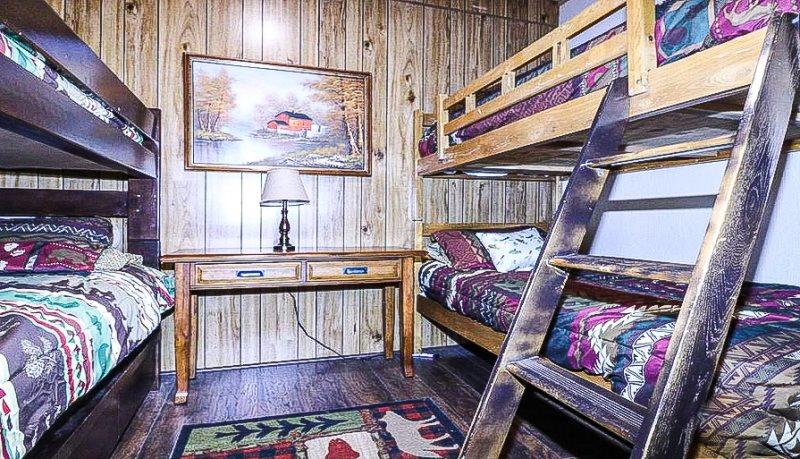 Classic Strawberry Cabin - thumb 11