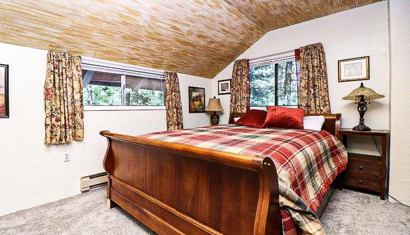 Classic Strawberry Cabin - thumb 9