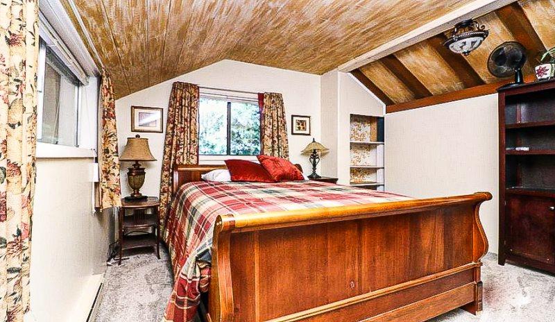 Classic Strawberry Cabin - thumb 10