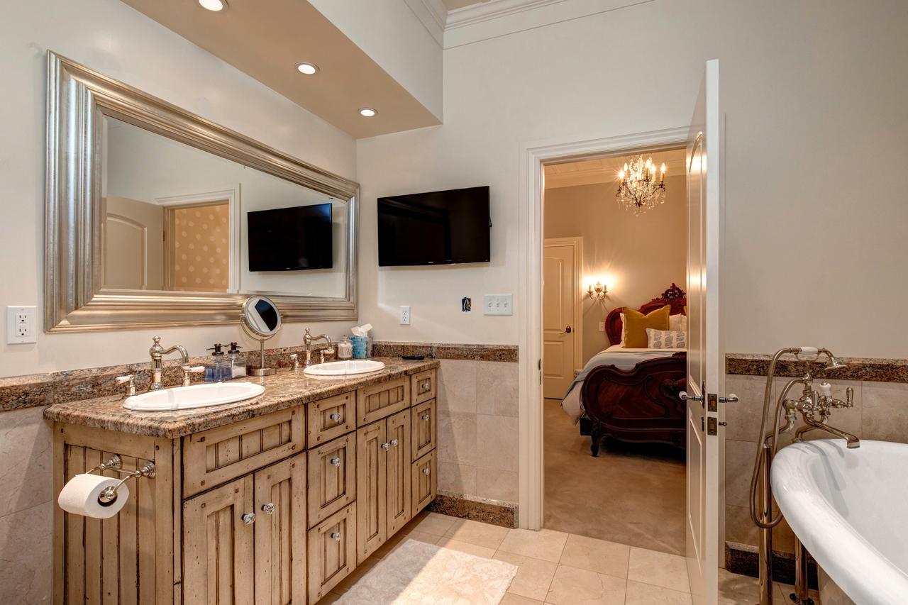 Abode At Heirloom House - thumb 4