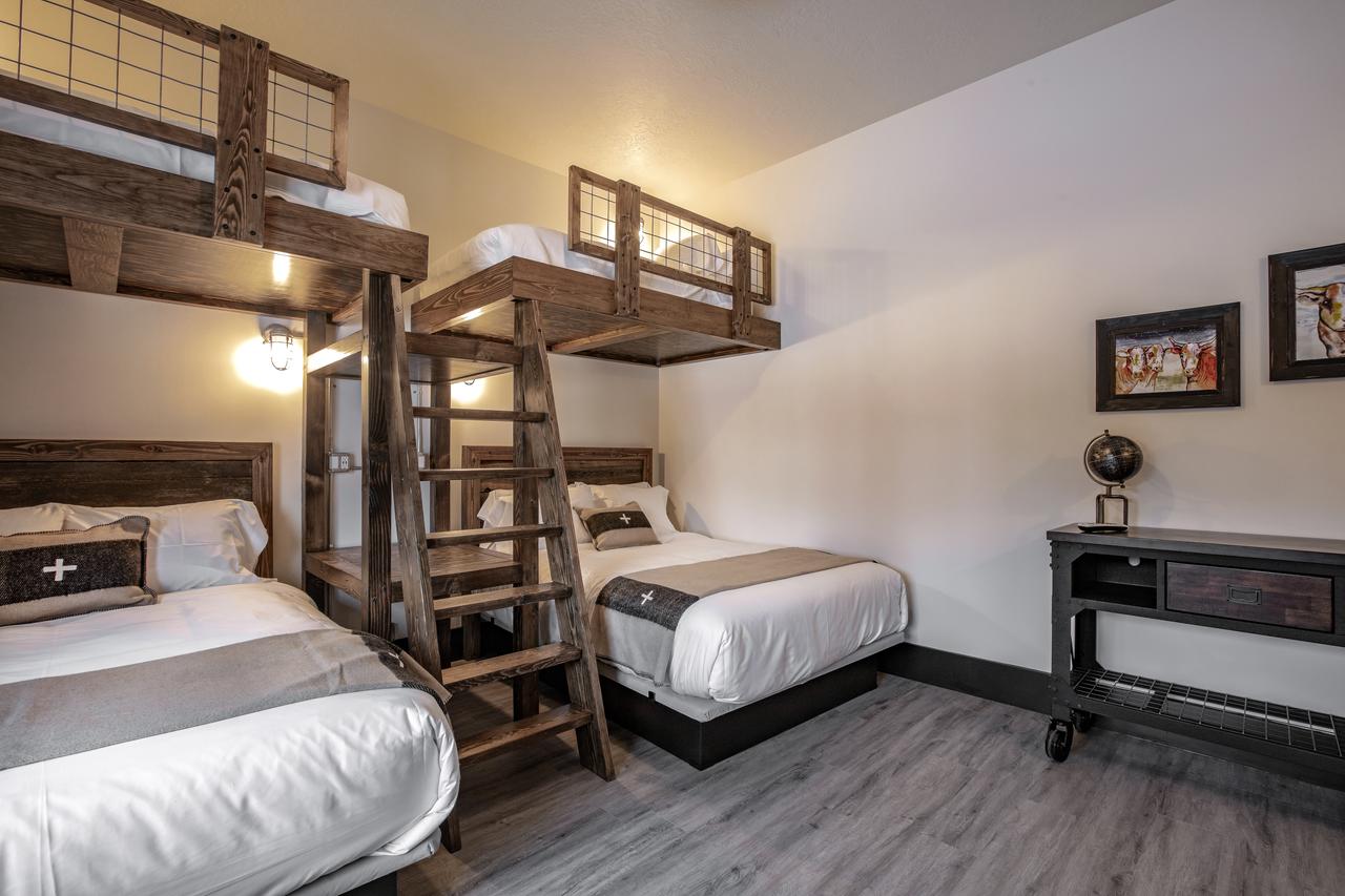 Compass Rose Lodge - thumb 14