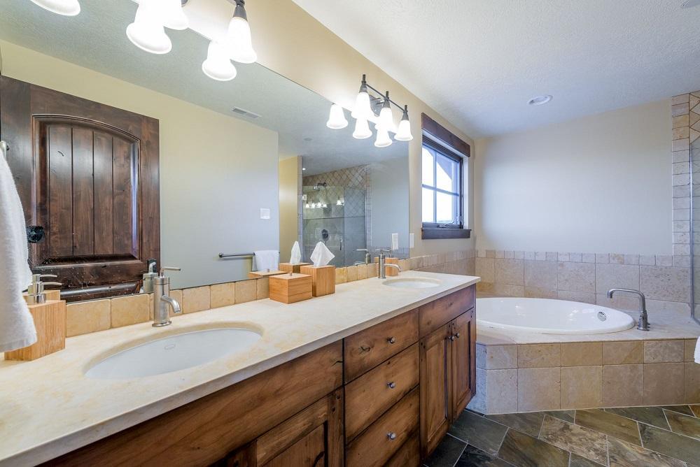 Edgewater Apartment 103 - thumb 11