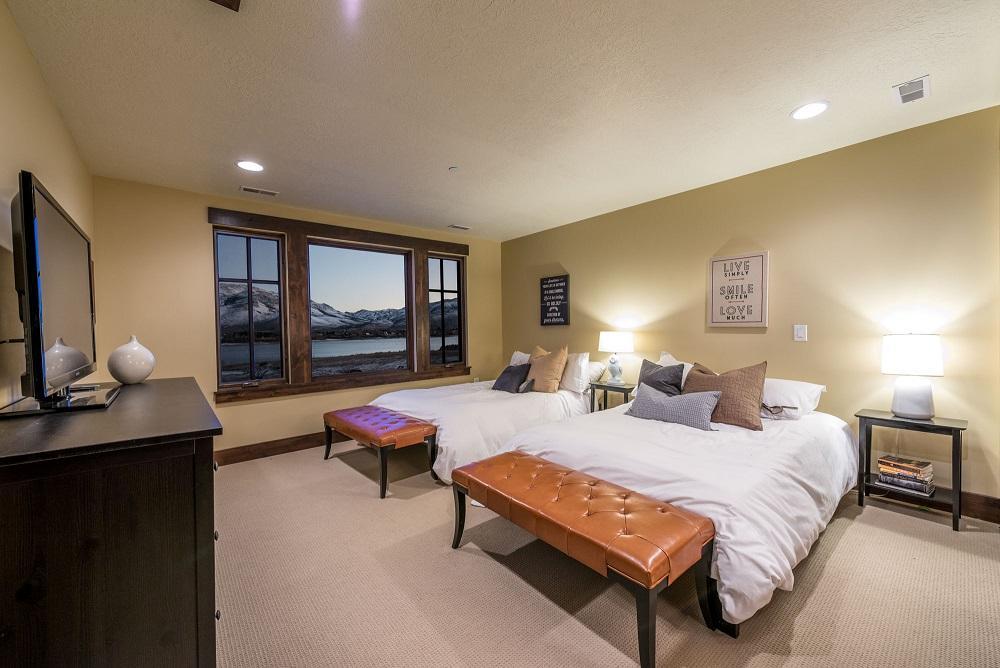 Edgewater Apartment 103 - thumb 6