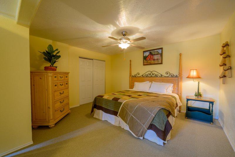 Hideout Cabin - thumb 2