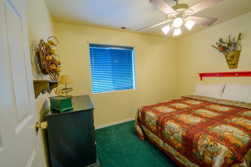 Hideout Cabin - thumb 5