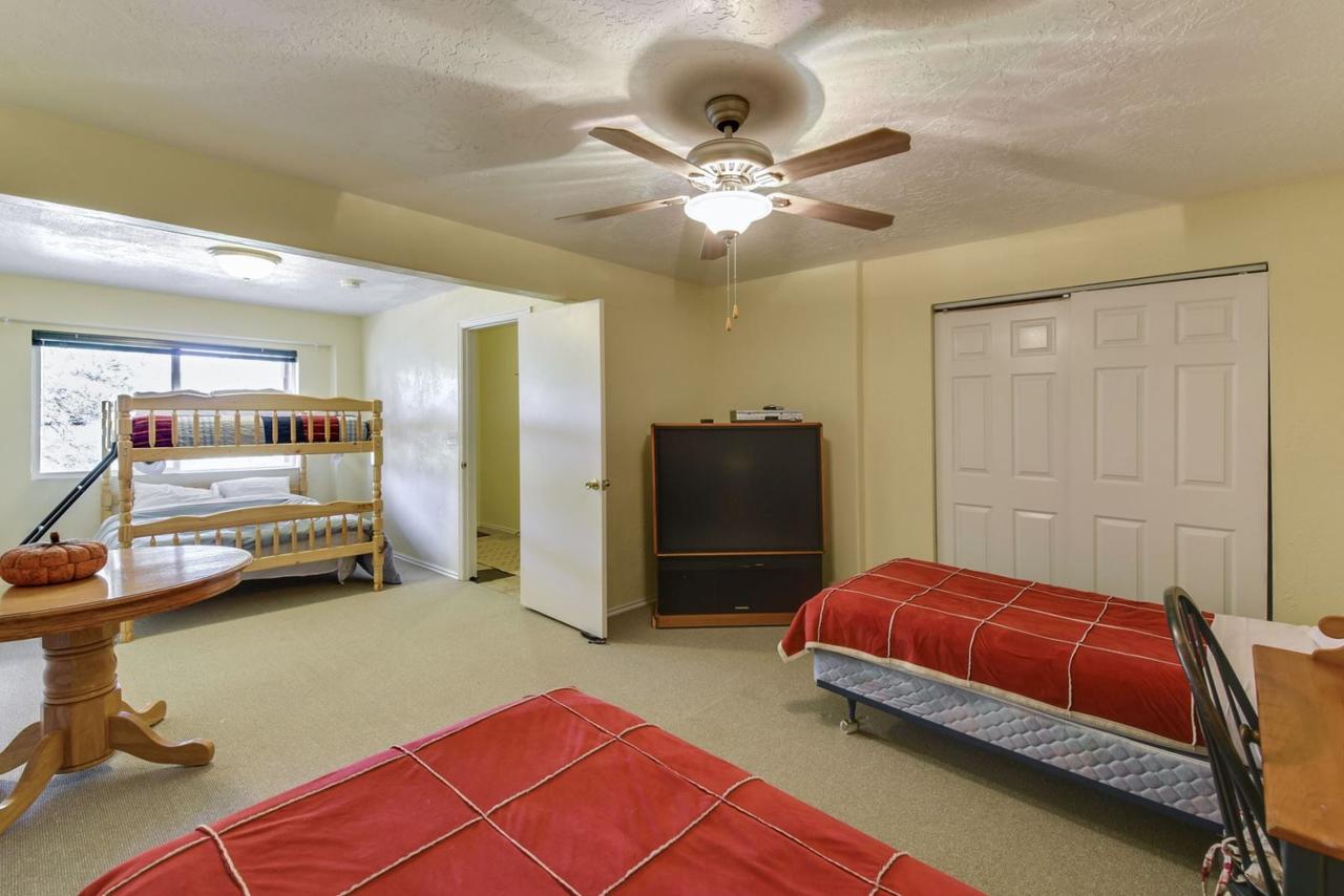 Hideout Cabin - thumb 28