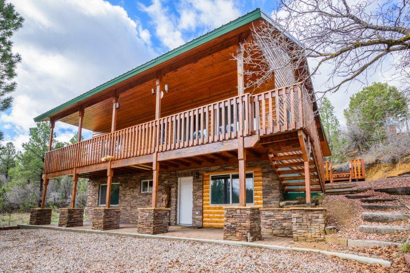 Hideout Cabin - thumb 1