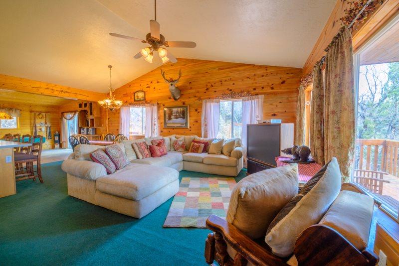 Hideout Cabin - thumb 6