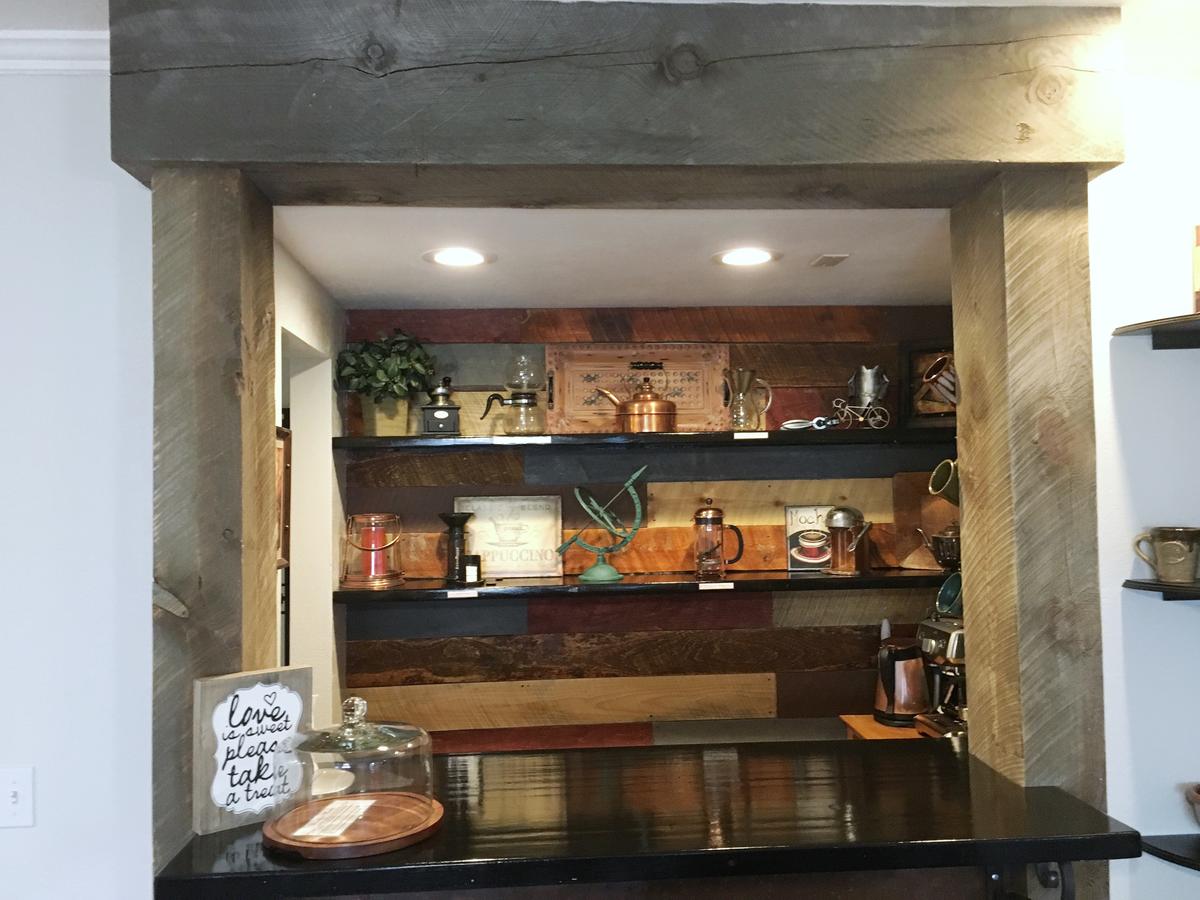 Baristas Suite THEMED Apt. Near ZION, Private HOT TUB! - thumb 4