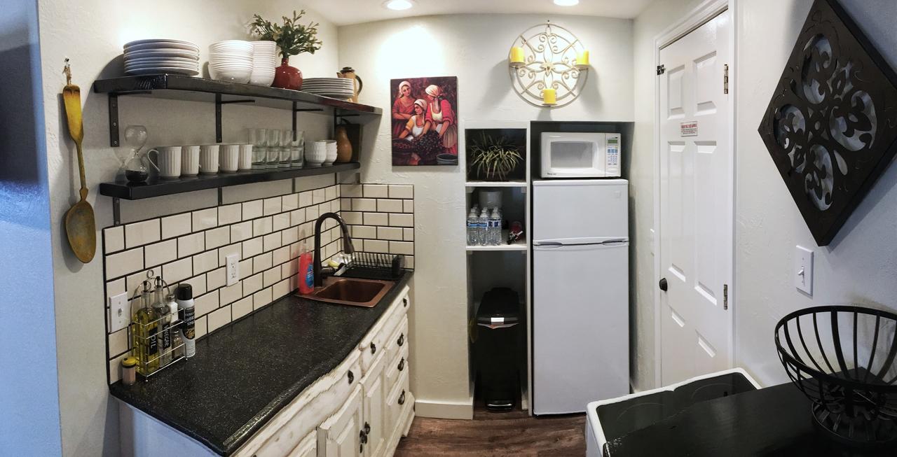 Baristas Suite THEMED Apt. Near ZION, Private HOT TUB! - thumb 6