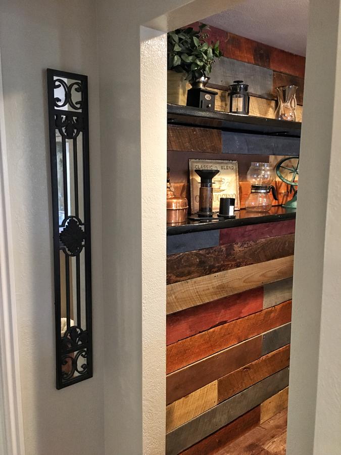 Baristas Suite THEMED Apt. Near ZION, Private HOT TUB! - thumb 10