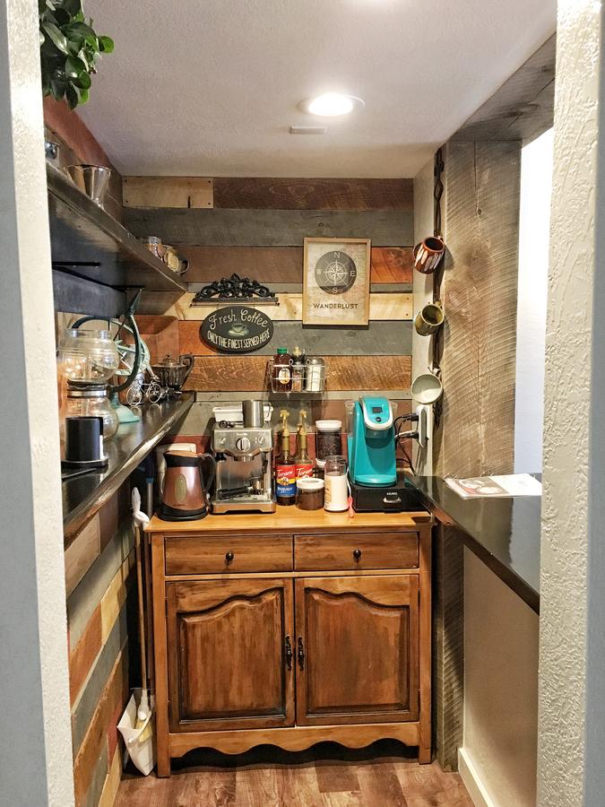 Baristas Suite THEMED Apt. Near ZION, Private HOT TUB! - thumb 11