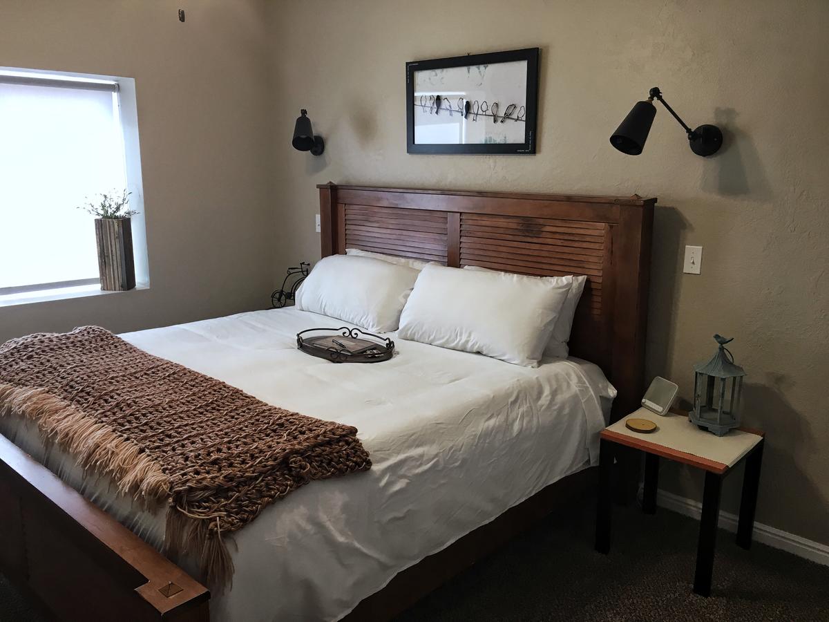 Baristas Suite THEMED Apt. Near ZION, Private HOT TUB! - thumb 27