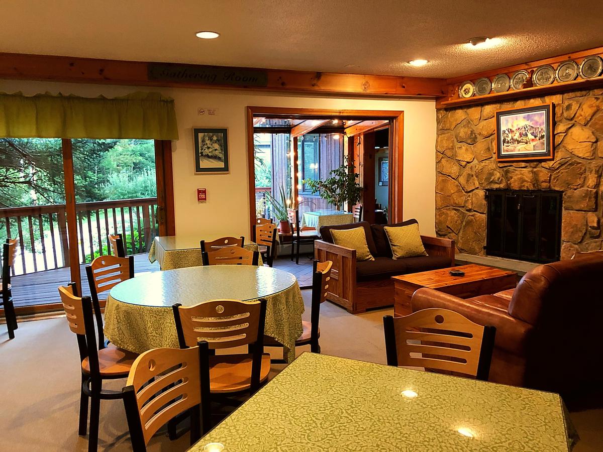 The Snowed Inn - thumb 8