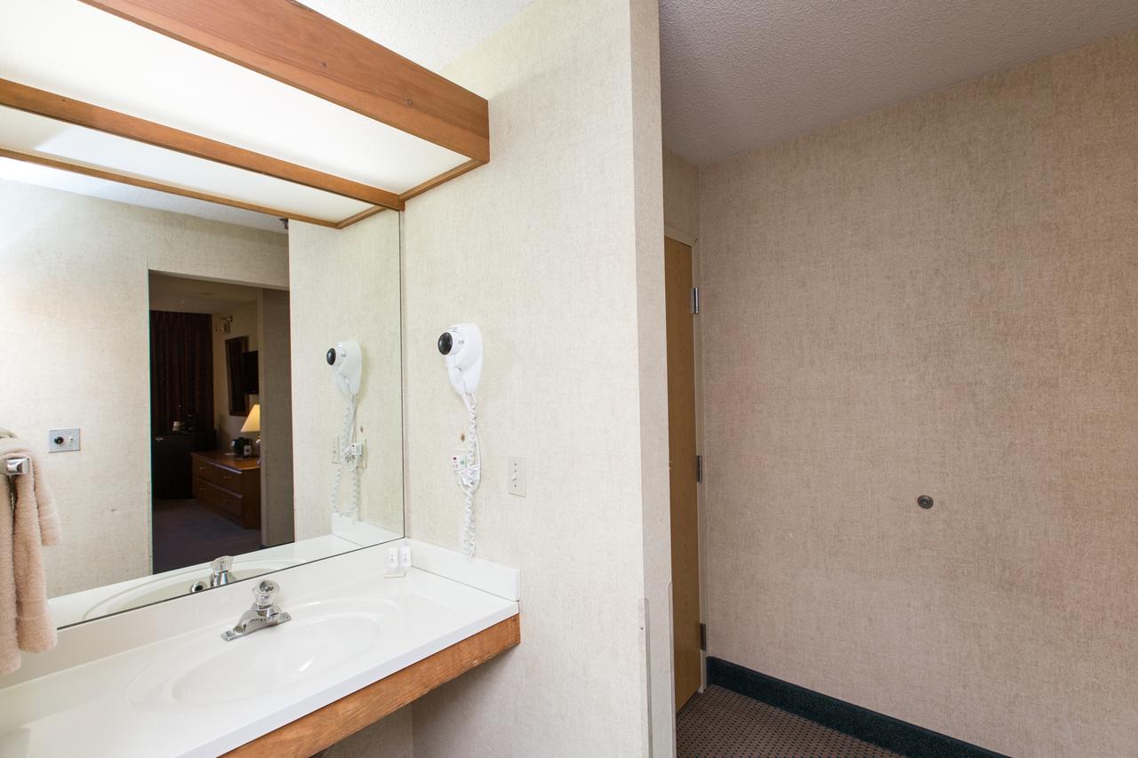 Commodores Inn - thumb 19