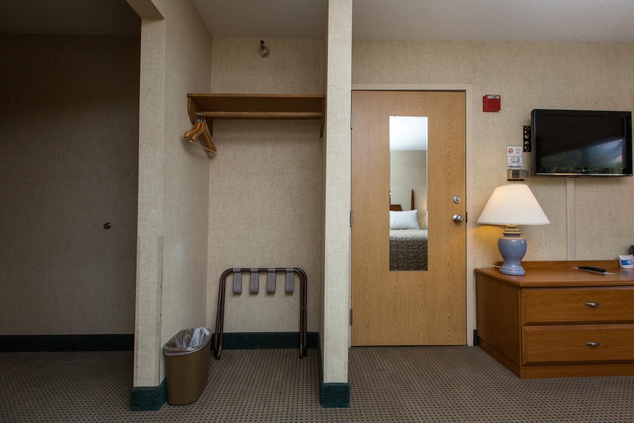 Commodores Inn - thumb 16