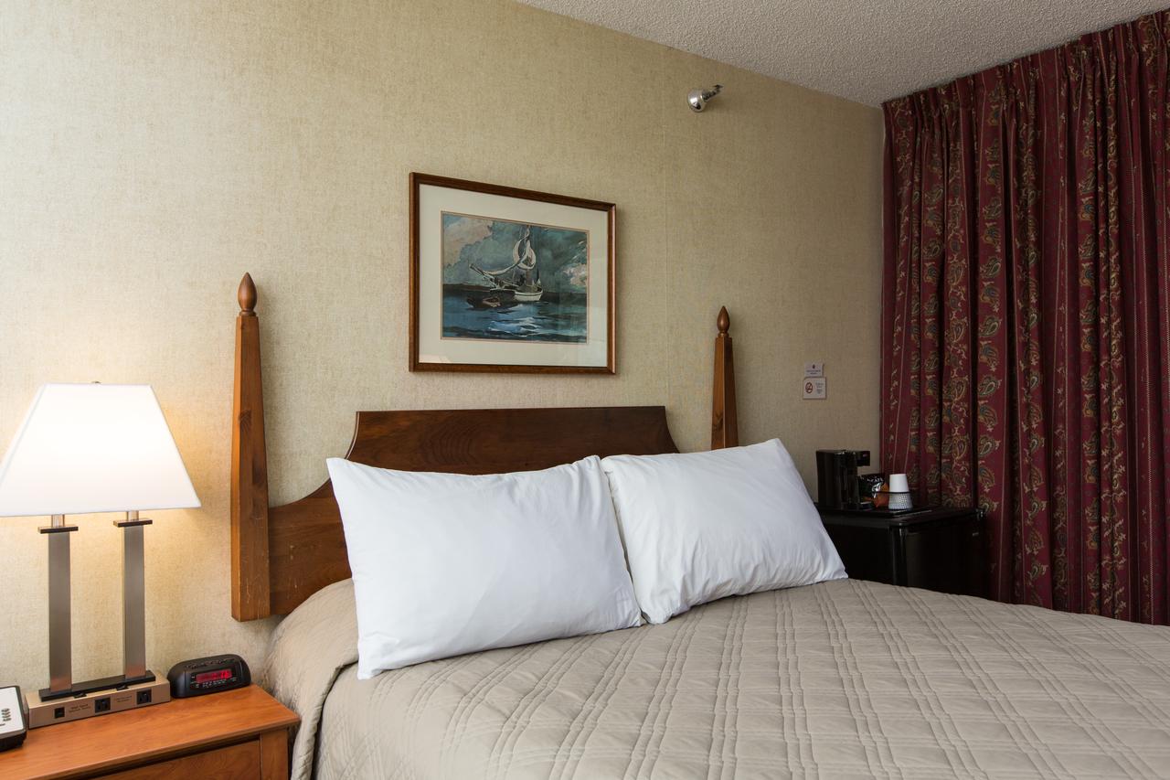 Commodores Inn - thumb 39