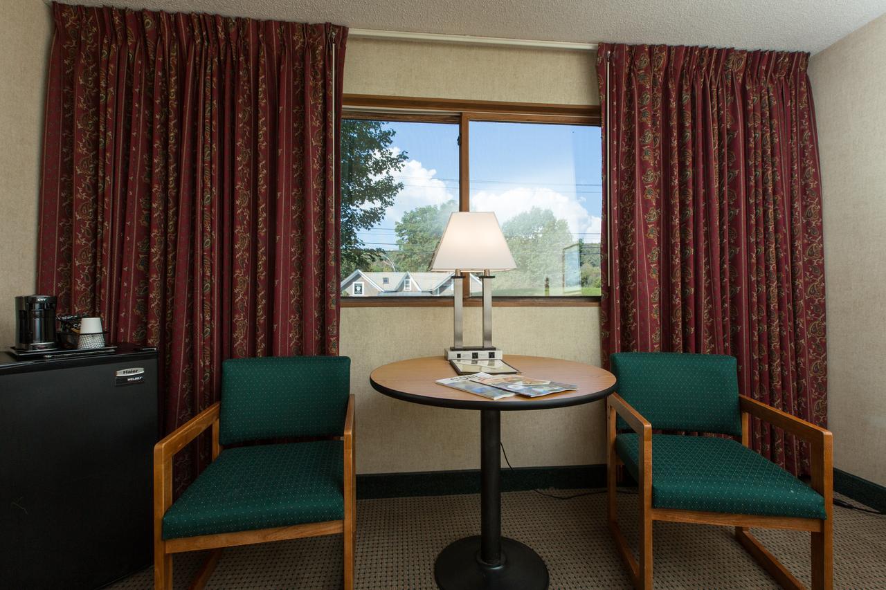 Commodores Inn - thumb 23