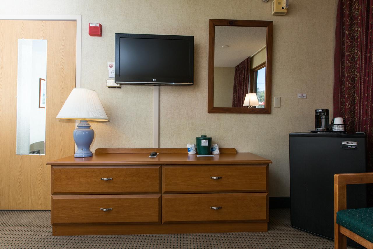 Commodores Inn - thumb 25