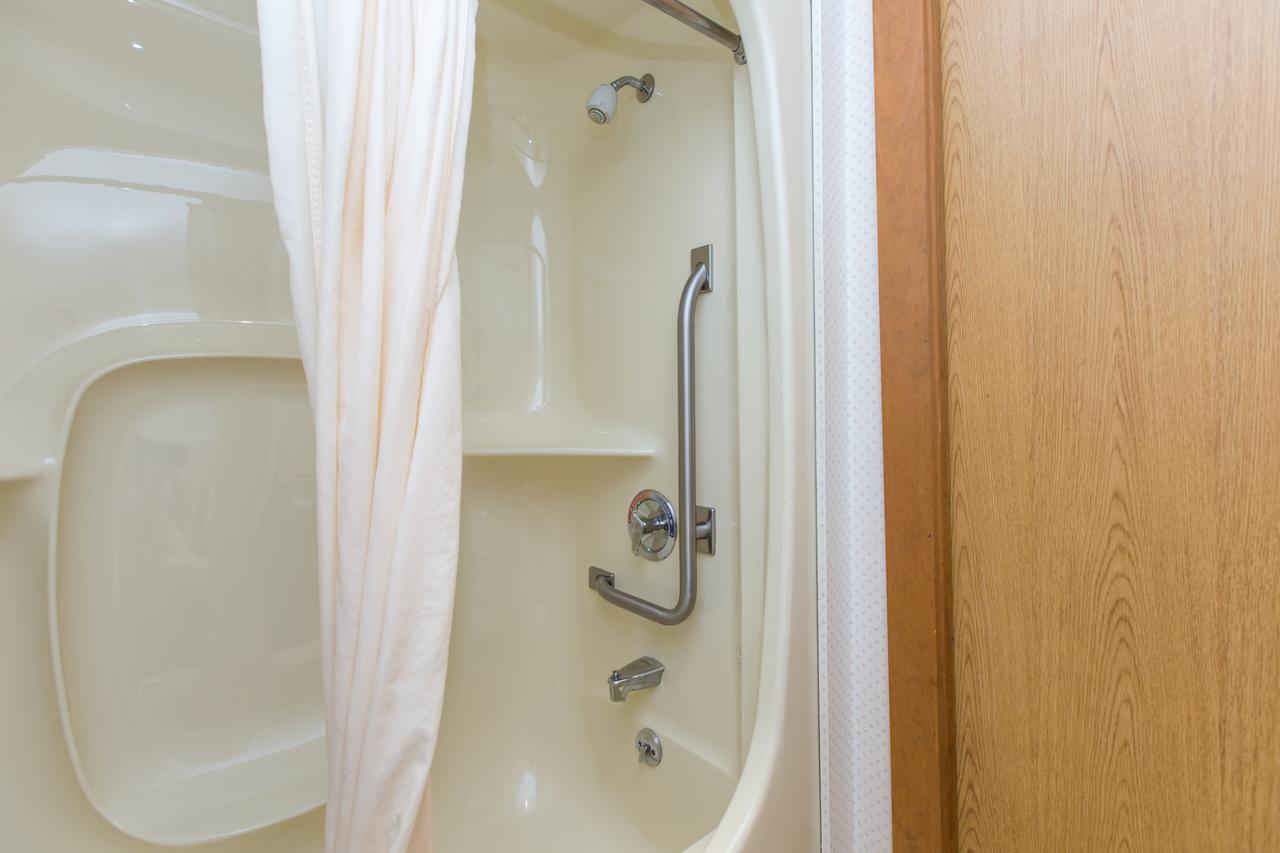 Commodores Inn - thumb 29