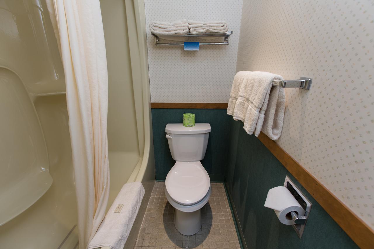 Commodores Inn - thumb 34