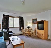 Cedarbrook One Bedroom Suite 115/117 - China Accommodation