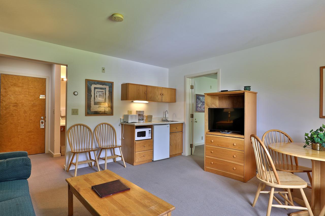 Cedarbrook One Bedroom Suite 219/221 - thumb 13