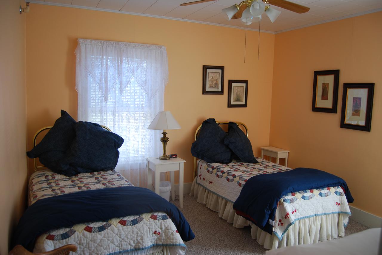 Fullerton Inn & Restaurant - thumb 20