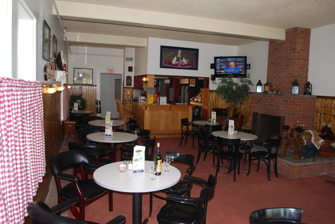 Fullerton Inn & Restaurant - thumb 8