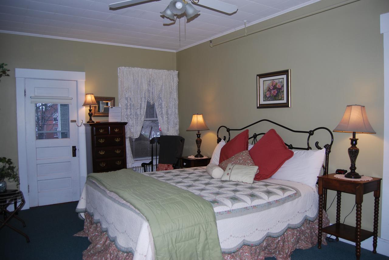 Fullerton Inn & Restaurant - thumb 16