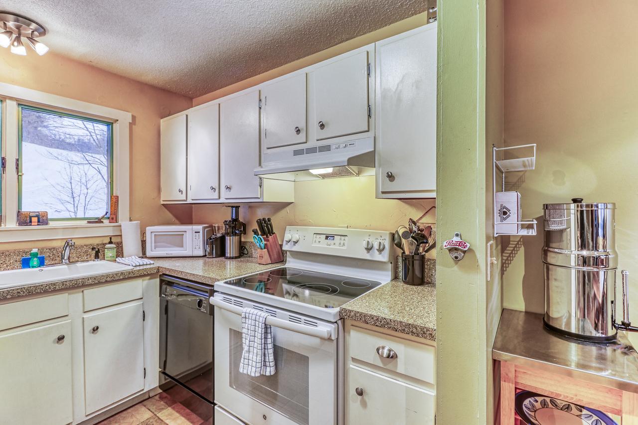 3 Bed 2 Bath Vacation Home In Bolton - thumb 10
