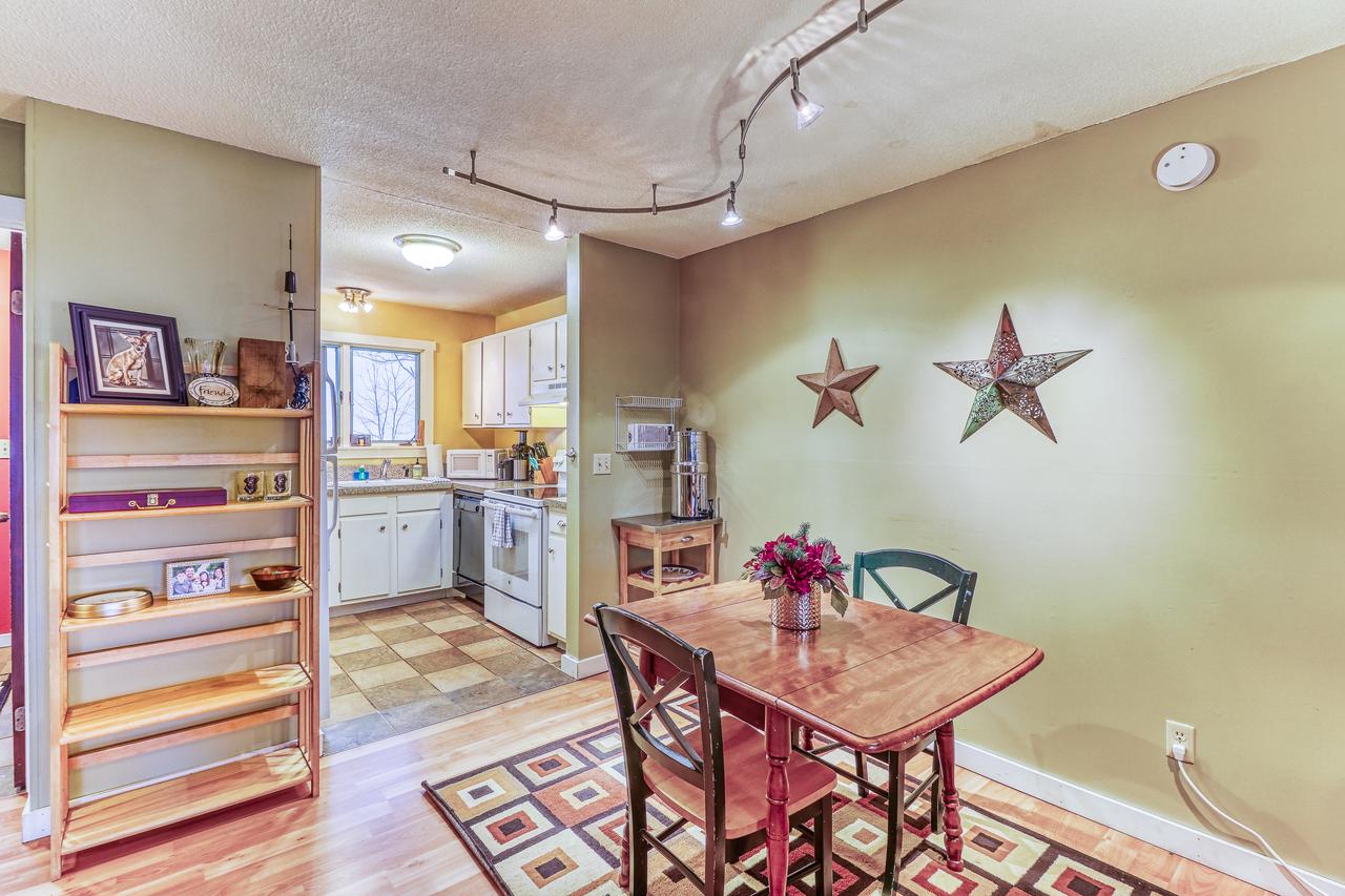 3 Bed 2 Bath Vacation Home In Bolton - thumb 6