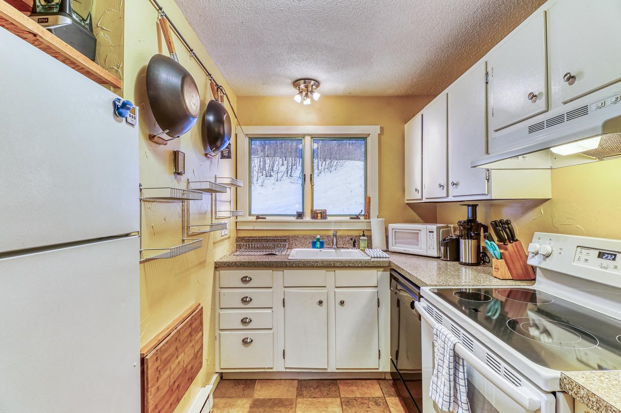 3 Bed 2 Bath Vacation Home In Bolton - thumb 2
