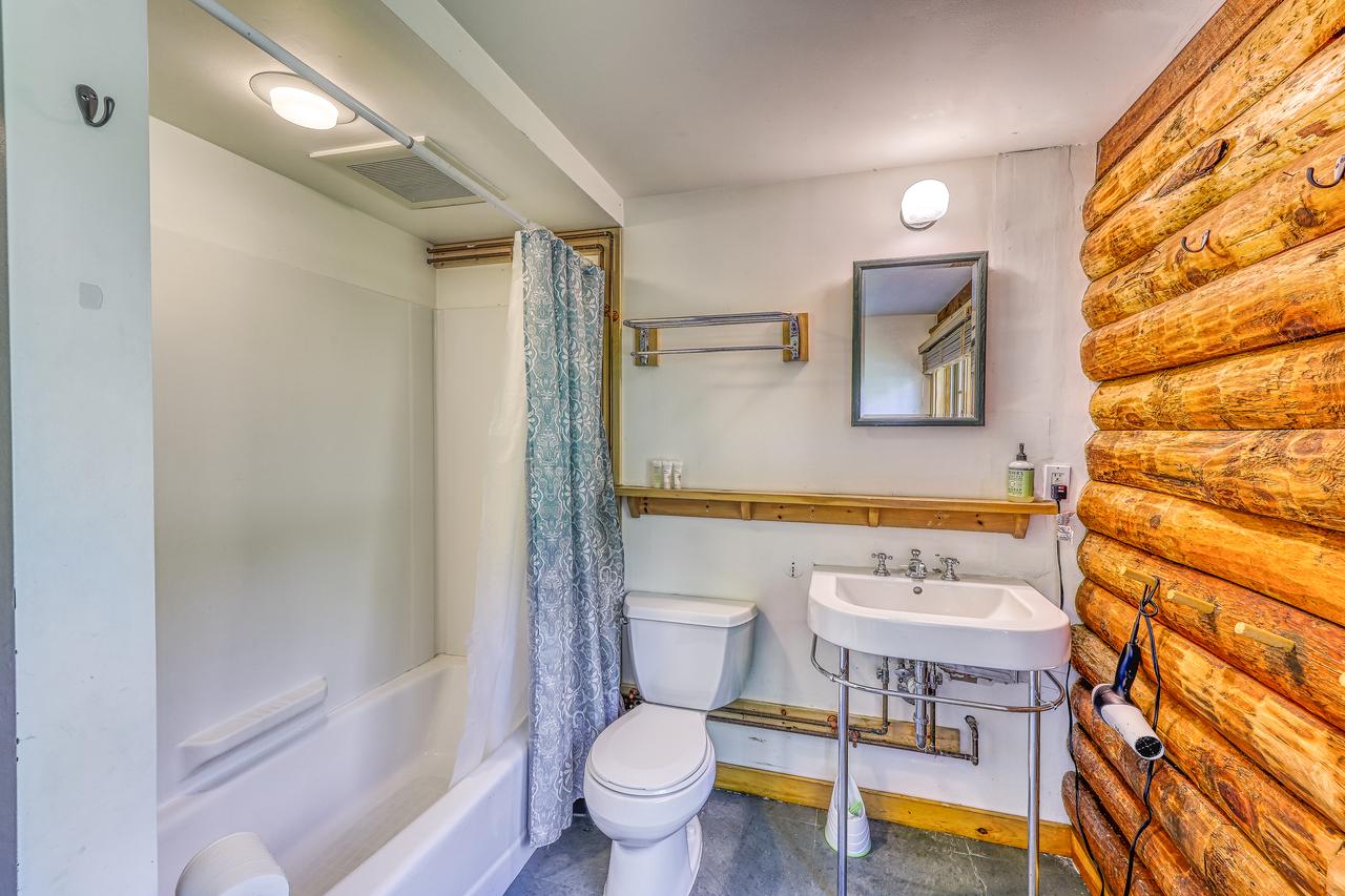 2 Bed 2 Bath Vacation Home In Charlotte - thumb 14