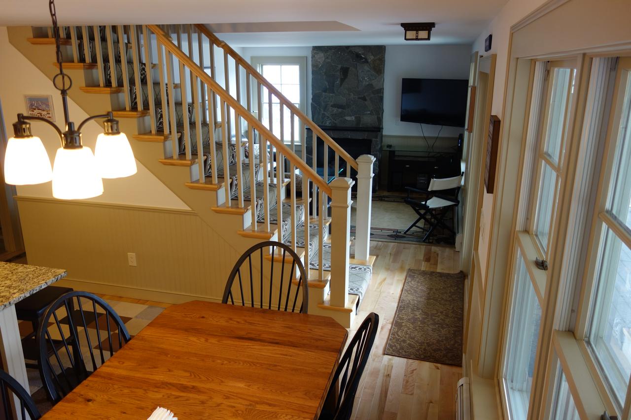 Lake Rescue LAKEFRONT! 2.6 Miles From Okemo. - thumb 19