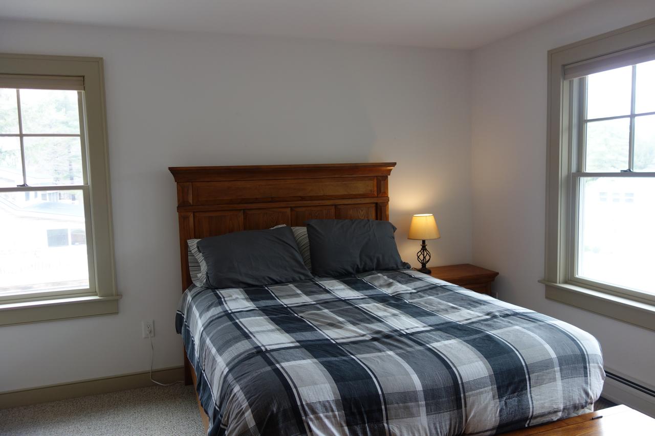 Lake Rescue LAKEFRONT! 2.6 Miles From Okemo. - thumb 29