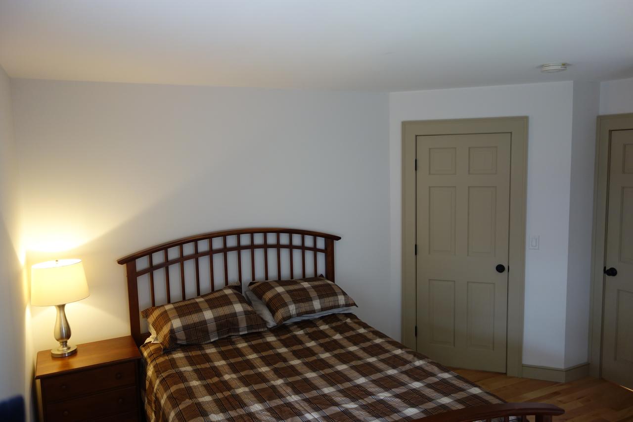 Lake Rescue LAKEFRONT! 2.6 Miles From Okemo. - thumb 23