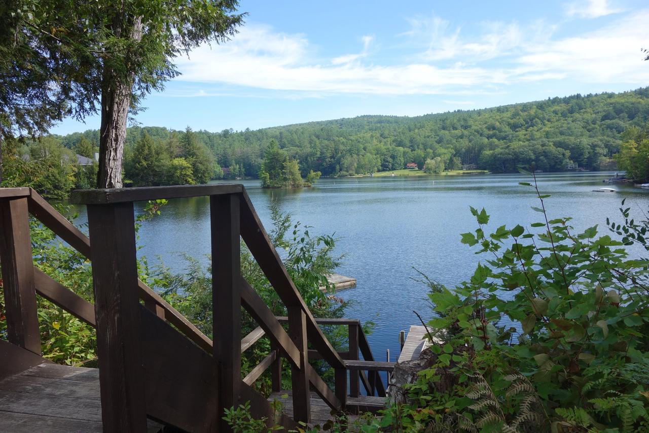 Lake Rescue LAKEFRONT! 2.6 Miles From Okemo. - thumb 1