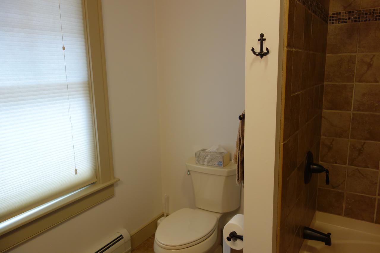 Lake Rescue LAKEFRONT! 2.6 Miles From Okemo. - thumb 30