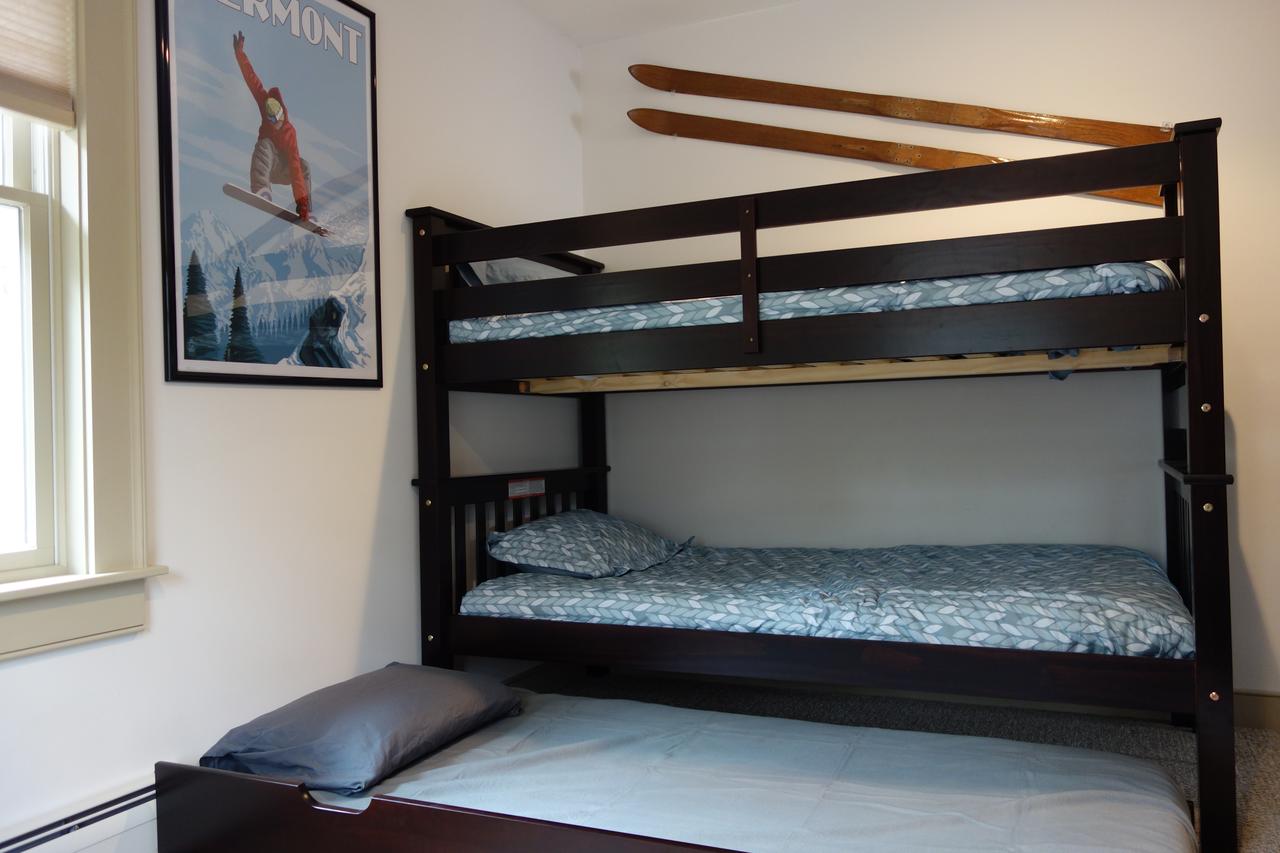 Lake Rescue LAKEFRONT! 2.6 Miles From Okemo. - thumb 33