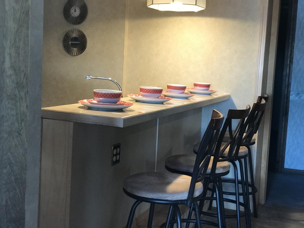 Cloud 9 Suite Retreat - thumb 2