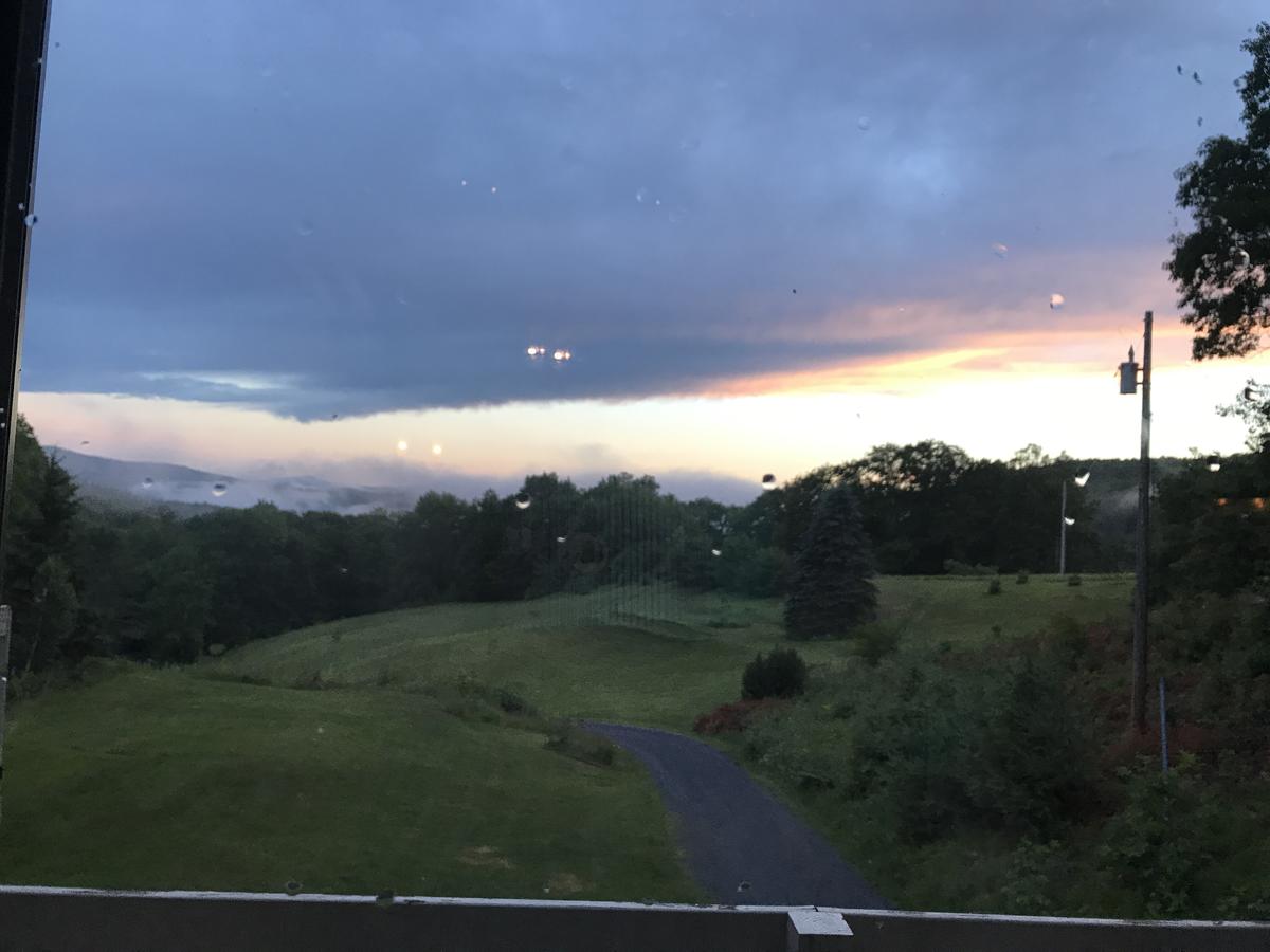 Cloud 9 Suite Retreat - thumb 6