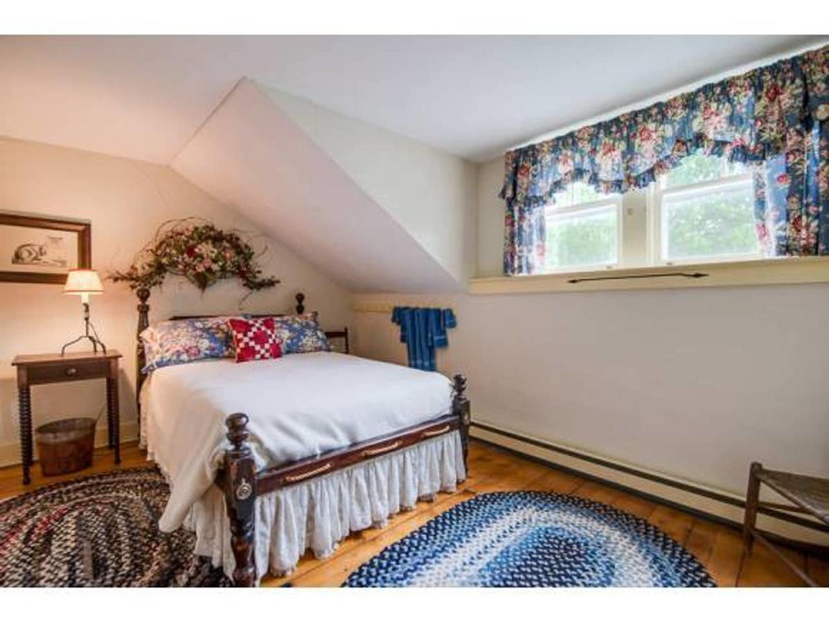 Hilltop 1780 Manchester Farm House - thumb 19