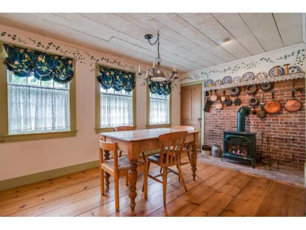 Hilltop 1780 Manchester Farm House - thumb 10