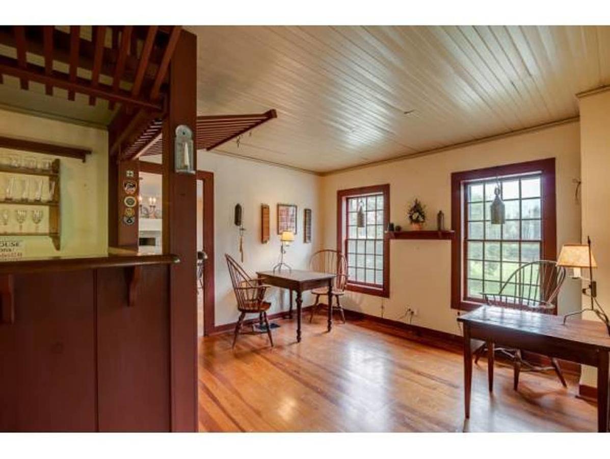 Hilltop 1780 Manchester Farm House - thumb 21