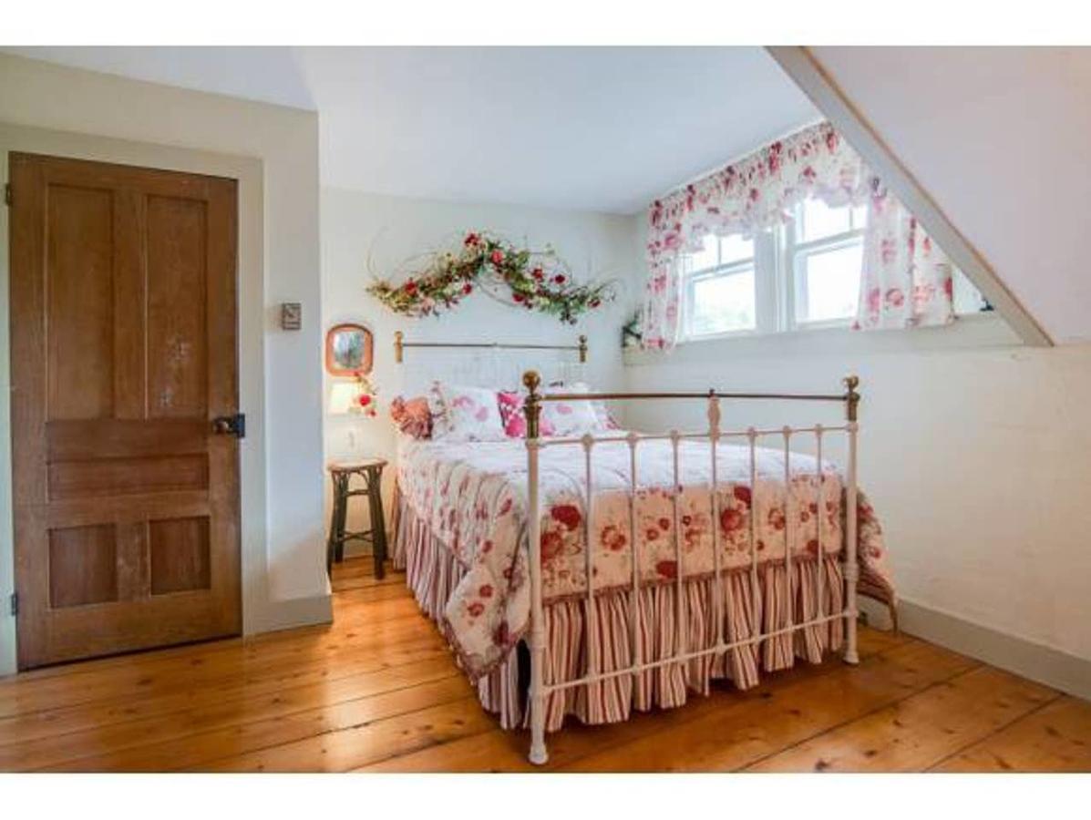 Hilltop 1780 Manchester Farm House - thumb 11